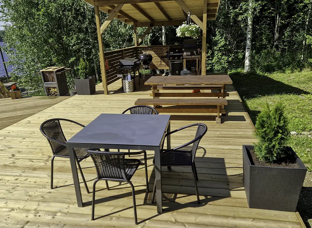 Kesäkeittiö Villa Kymppi mökillä Mänttä-Vilppulassa