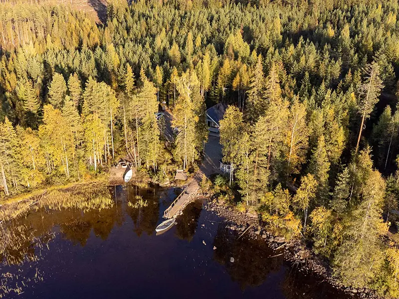 Ilmakuva Ilmajärvi Forest Dream mökin ympäristöstä Ruokolahdella