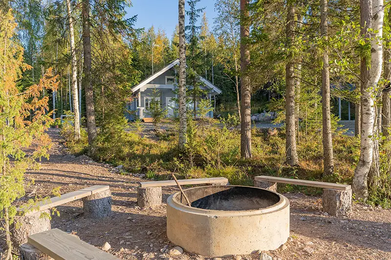 Camp fire area at Ilmajärvi Forest Dream cottage in Ruokolahti