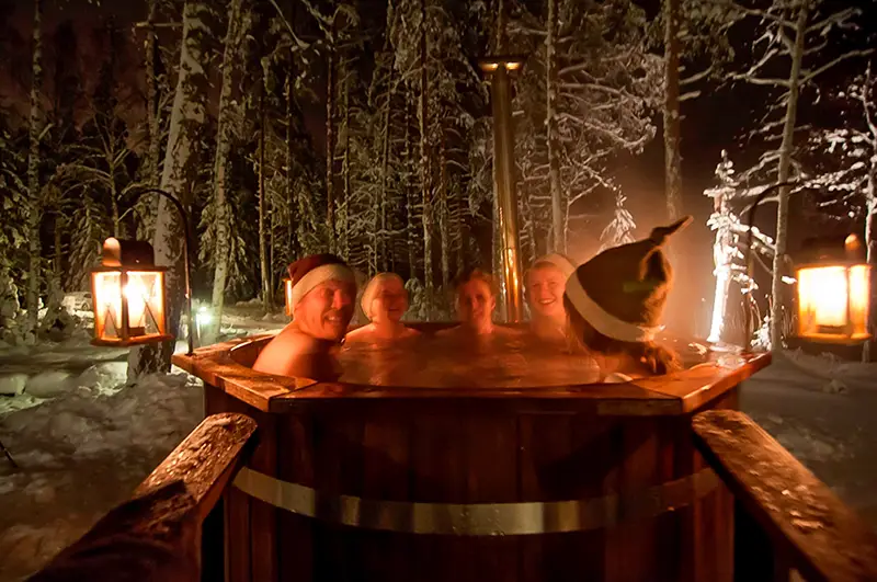 Hot tub at Kaidan Kunkku cottage in Mikkeli