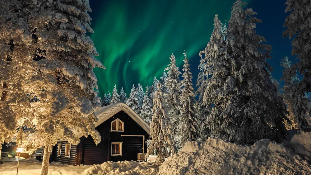 Revontulet Kankku 1 mökin yllä