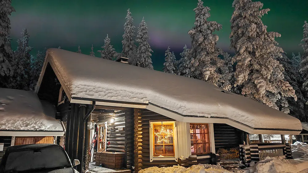 Revontulet Kankku 4 mökin yllä