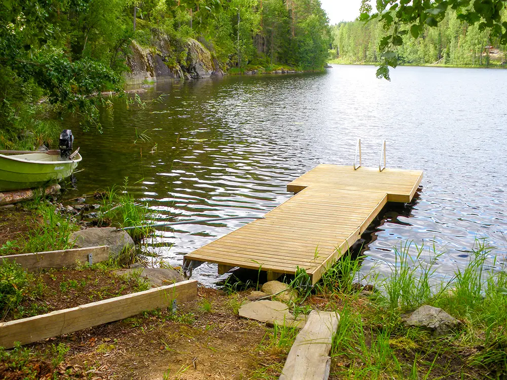 Korpiranta mökin laituri Savonlinnassa