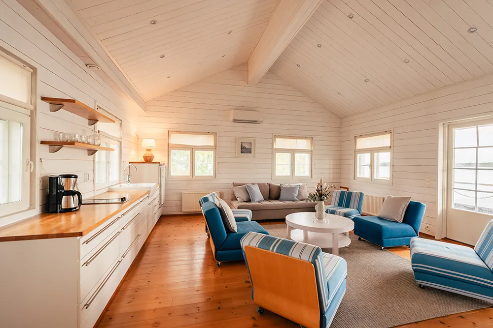 Viihtyisä ja tilava olohuone - Lapland Heritage Villa, Ranua