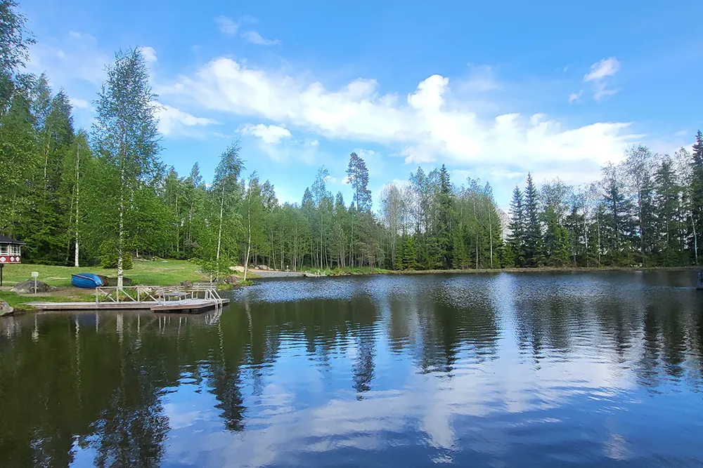 Lampi Polarian edessä