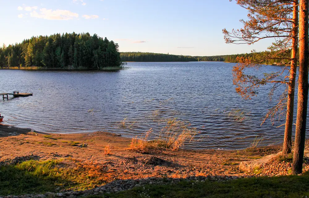 Rantatuuli Paasisalo mökin ranta Kuopiossa
