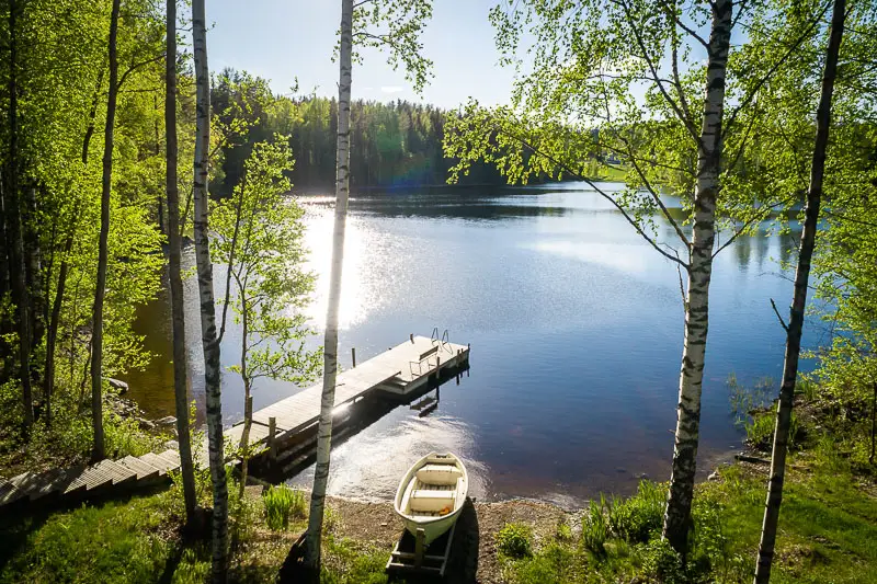 Villa Vahtivuoren mökkiranta ja laituri Rantasalmella